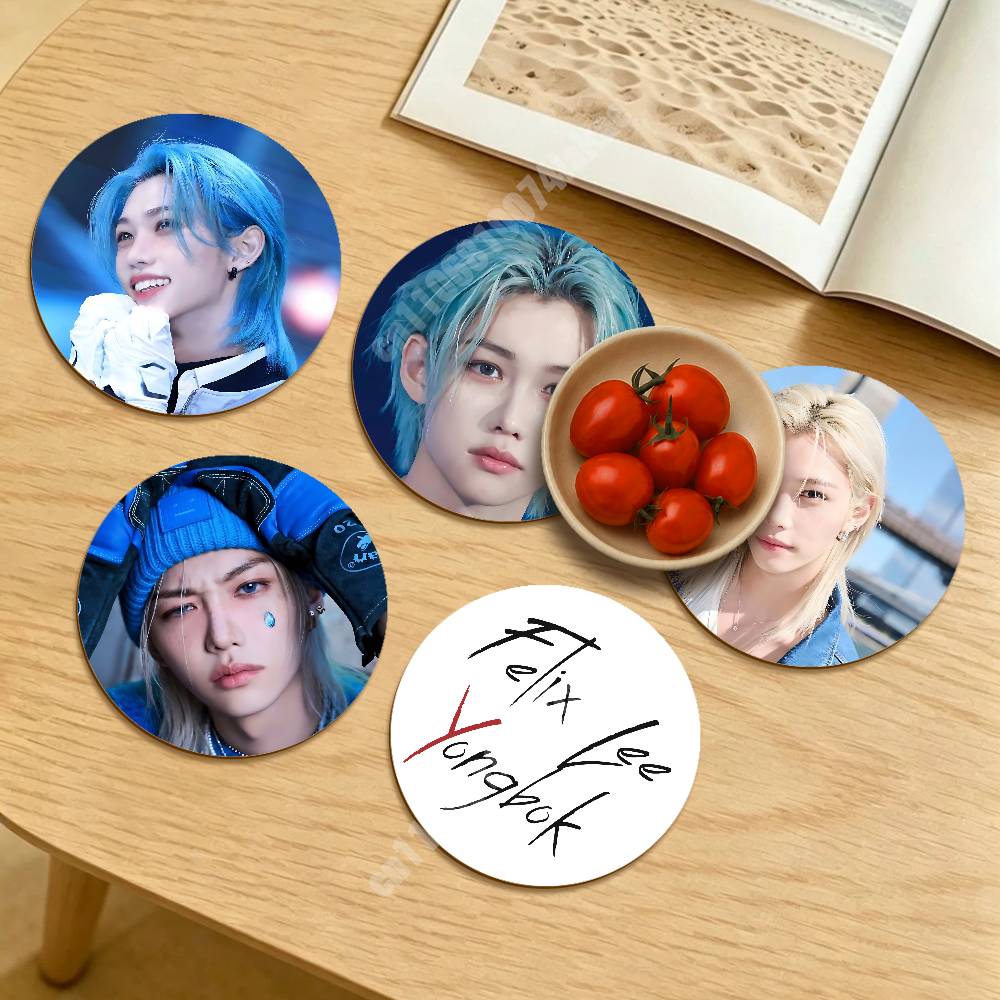 Desk Setup Kpop - F-Felix L-Lee Yong Bok Kpop Ronde